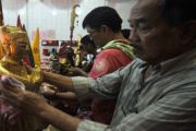 CUCI PATUNG DEWA