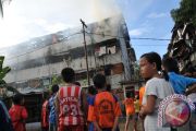 Saksikan Rusun terbakar 