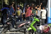 BENTROK POLISI-MAHASISWA