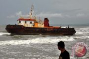 KAPAL TERDAMPAR
