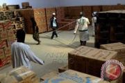FPI GEREBEK GUDANG MIRAS