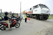 PERLINTASAN KERETA API