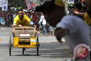 LOMBA BECAK HUT RI