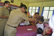 Bupati Barsel Kunjungi SLB
