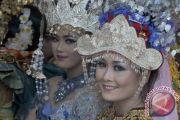 Lomba modifikasi pakaian adat