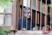 Atribut untuk Teguh Karya