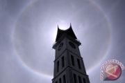 Jam Gadang tujuan wisata favorit liburan Imlek