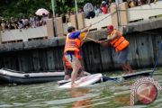LOMBA PUKUL BANTAL DI LAUT