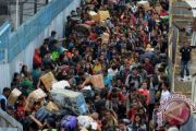 PENUMPANG KAPAL BERTIKET GELAP DIBERANGKATKAN