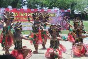 Pelajar Berlomba Kreasi Tari Dayak