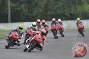 Marc Marquez Beri 'Coaching Clinic'