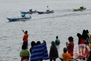 LOMBA BALAP PERAHU TRADISIONAL