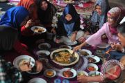 Lestarikan Tradisi Ngobeng