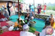 RITUAL ADAT POMPAURA