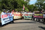 UNJUK RASA PETANI TEBU