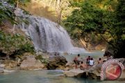 WISATA ALAM AIR TERJUN LAPOPU