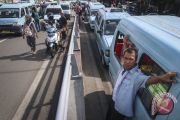 Unjuk Rasa Sopir Angkot Tanah Abang