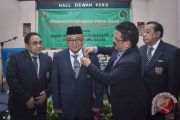 Bupati Tabalong Raih Anugerah Pena Emas
