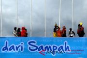 Karnaval busana daur ulang sampah