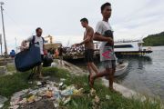 SAMPAH DERMAGA TUAPEIJAT