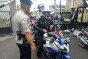 Polisi periksa ketat tamu Polresta Palembang