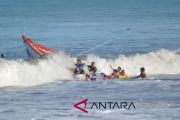 GELOMBANG TINGGI PANTAI BARAT SUMATERA
