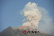 GUNUNG AGUNG MASIH SIAGA