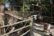 Jembatan darurat berbahan bambu