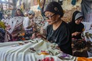 Pengrajin batik Pekalongan