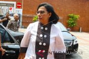 SRI MULYANI KUNJUNGI CRISIS CENTRE