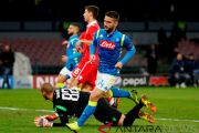 Atasi Red Star, Napoli Puncaki Grup C
