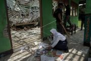 Sekolah tertimpa material longsor