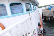 KAPAL ANTAR PULAU MENTAWAI TUNDA BERLAYAR
