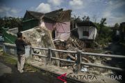 RUMAH ROBOH TERGERUS BANJIR