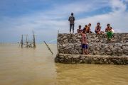 Waspada gelombang tinggi dan pasang air laut