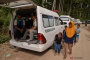 BANTUAN AMBULANS UNTUK EVAKUASI KORBAN TAMBANG AMBRUK