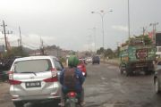 Jalan Lintas Sumatera Makin Rusak