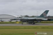 PESAWAT TEMPUR F16 TIBA DI NATUNA