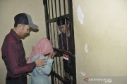 Tahanan menikah di kantor polisi