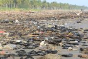 Dampak Gelombang Tinggi di Aceh Barat 
