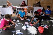 Produksi masker