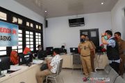 Bupati Bantaeng tinjau Disdukcapil di MPP