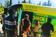 Pemeriksaan Kesehatan Penumpang Di Bandara Sentani Jayapura