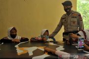 Brimob Sumsel bantu anak sekolah daring