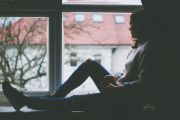 Mengenal "waiting mode", saat pikiran terjebak dalam ketidakpastian