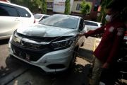 Pintu penjagaan Polres Brebes ditabrak