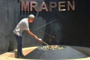 Penyalaan kembali api abadi Mrapen