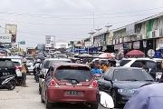 Pasar Simpang Pematang dipadati pengunjung 