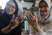 Jasa lukis henna untuk idul fitri
