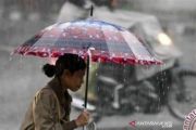 BMKG prakirakan cuaca Kepri hari ini berawan dan hujan lokal